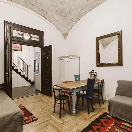 The Chapel - History, Tradition, Luxury * Budapeszt