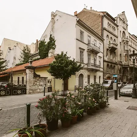 The Chapel - History, Tradition, Luxury * 布达佩斯